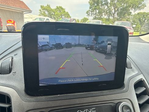 Used 2022 Ford Transit Connect XLT image 25