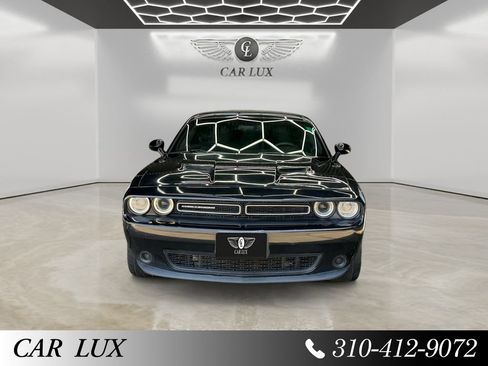 Used 2016 Dodge Challenger SXT RWD image 8