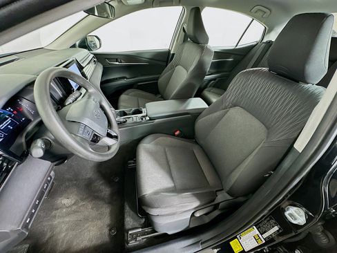 Used 2025 Toyota Camry LE image 13