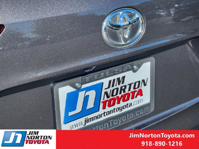 Used 2021 Toyota Highlander XLE FWD image 11