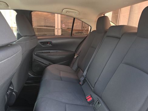 Used 2023 Toyota Corolla LE image 6