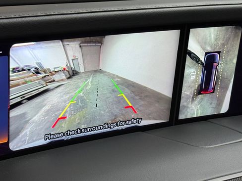 Used 2025 Lincoln Nautilus Reserve w/ Jet Appearance Package image 32