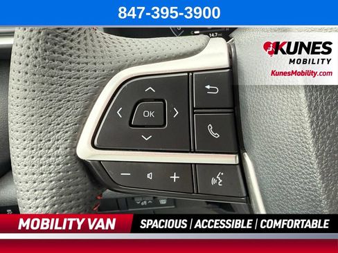 Used 2025 Toyota Sienna XSE w/ XSE Plus Package AWD/4WD image 32