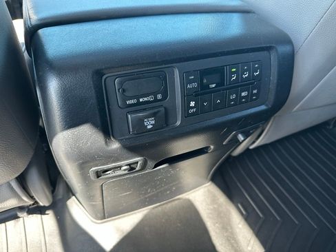 Used 2012 Toyota Sequoia Platinum image 17