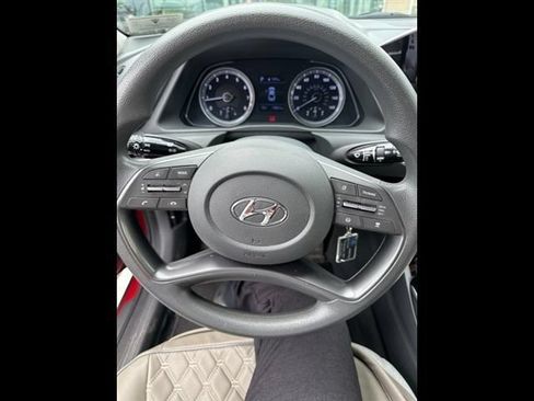 Used 2020 Hyundai Sonata SE FWD image 2