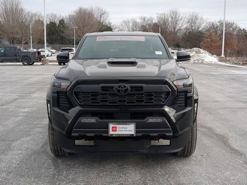 Certified 2025 Toyota Tacoma TRD Sport image 4