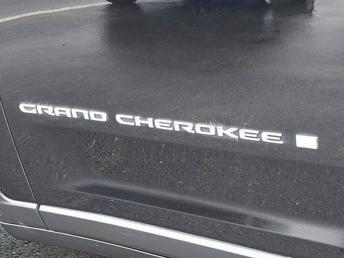 Certified 2023 Jeep Grand Cherokee Laredo image 29
