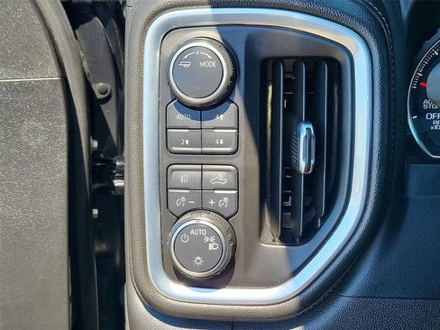 Used 2021 Chevrolet Silverado 1500 LT Trail Boss w/ Convenience Package II AWD/4WD image 9
