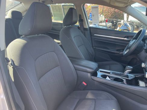 Used 2023 Nissan Altima 2.5 SV image 28