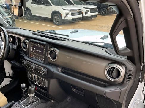 Used 2021 Jeep Wrangler Unlimited Sahara image 17