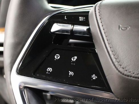 Used 2025 Cadillac Escalade ESV Sport Platinum w/ LPO, ONYX Package image 22