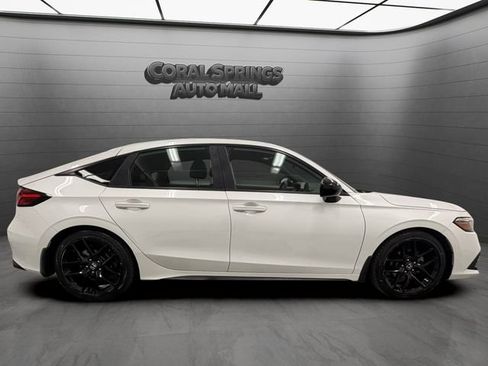 Used 2023 Honda Civic Sport image 6