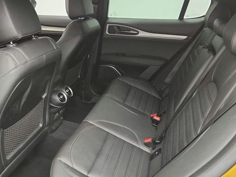 Used 2023 Alfa Romeo Stelvio Veloce image 40
