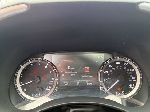 Used 2023 Toyota Highlander XLE image 14