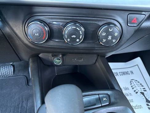 Used 2024 Chevrolet Trax LS w/ Driver Confidence Package FWD image 18