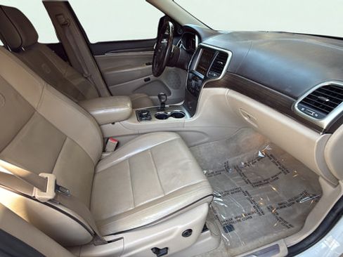 Used 2014 Jeep Grand Cherokee Overland AWD/4WD image 22