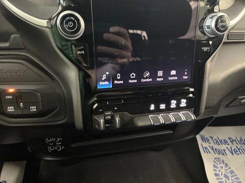 Certified 2025 RAM 2500 Big Horn AWD/4WD image 39