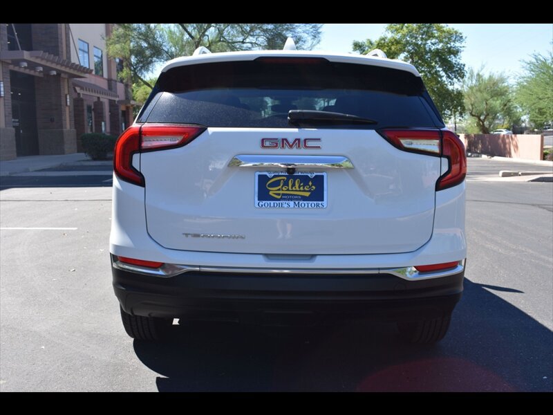 Used 2023 GMC Terrain SLT FWD image 9