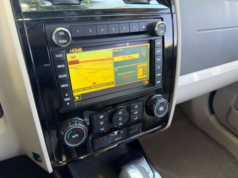 Used 2010 Ford Escape Limited FWD image 23