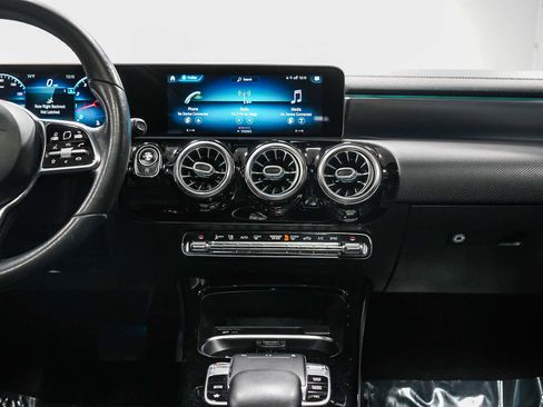 Used 2020 Mercedes-Benz CLA 250 image 15