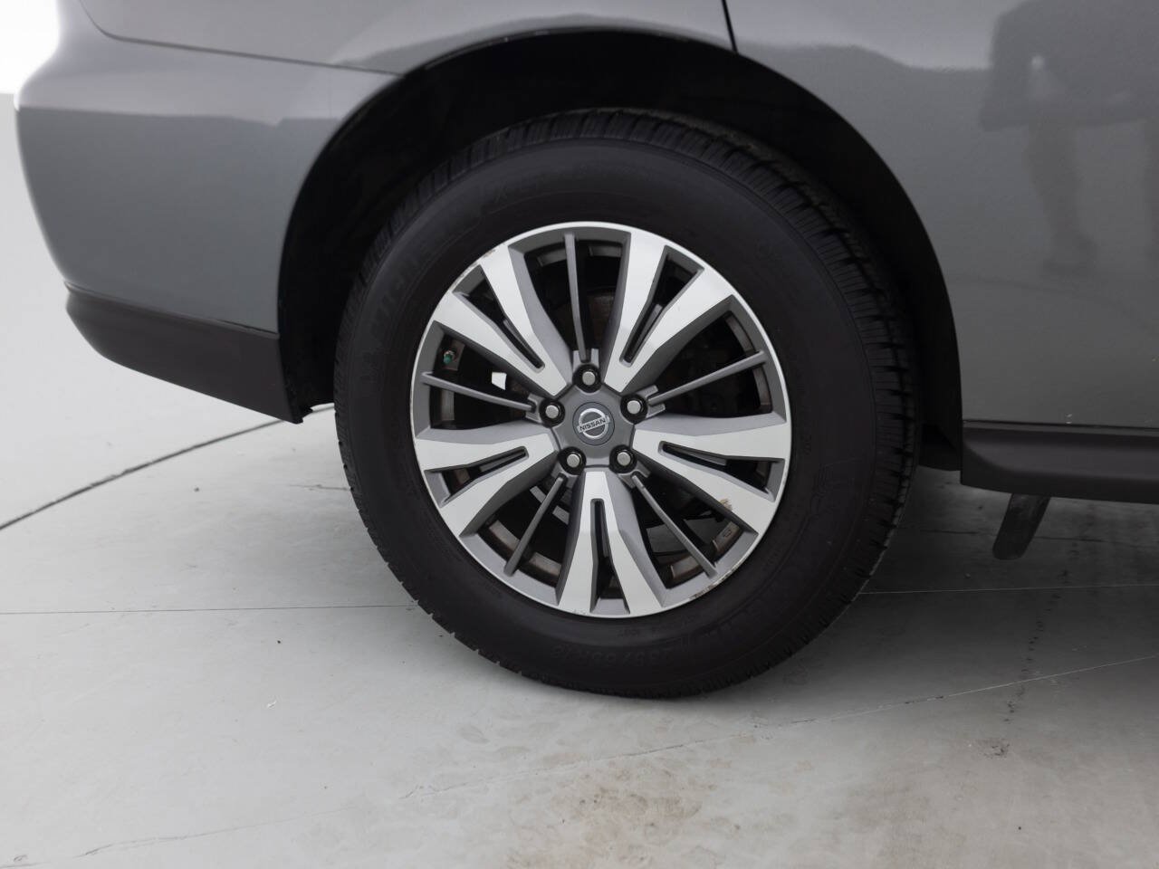 Used 2019 Nissan Pathfinder SL AWD/4WD image 21