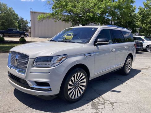 Used 2019 Lincoln Navigator Reserve AWD/4WD image 9