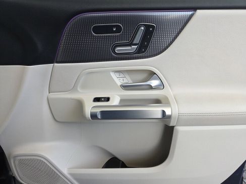 Certified 2022 Mercedes-Benz GLB 250 image 22