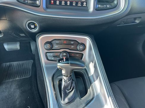 Used 2019 Dodge Challenger SXT image 17