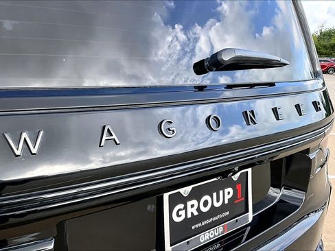 Used 2023 Jeep Wagoneer Series II RWD image 30