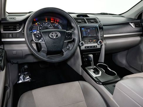 Used 2013 Toyota Camry LE image 6