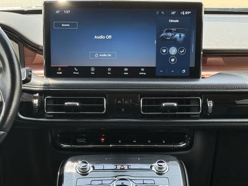 Used 2023 Lincoln Nautilus Reserve AWD/4WD image 15