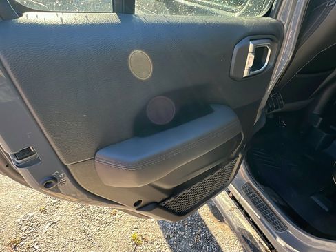 Used 2021 Jeep Wrangler Unlimited Sahara image 22