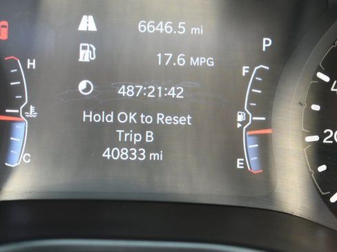 Used 2022 Jeep Compass Limited AWD/4WD image 32