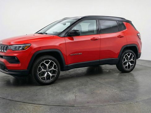 Used 2025 Jeep Compass Limited AWD/4WD image 2