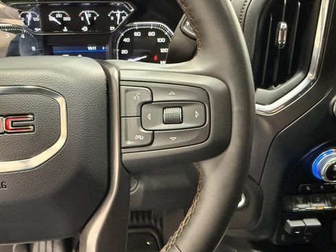 Used 2023 GMC Sierra 2500 AT4 image 22