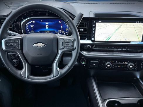 Used 2025 Chevrolet Silverado 2500 LTZ w/ LTZ Convenience Package image 11