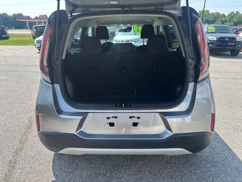 Used 2023 Kia Soul LX w/ Option Group 015 FWD image 10