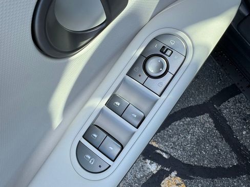 New 2025 Hyundai Ioniq 5 SEL image 17