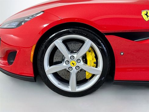 Used 2020 Ferrari Portofino image 38