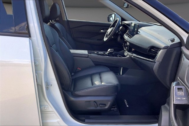 Certified 2024 Nissan Rogue SL w/ SL Premium Package FWD image 7