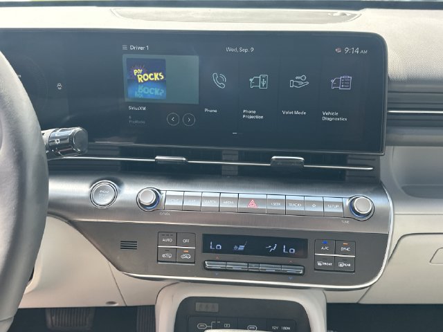 Certified 2025 Hyundai Kona SEL FWD image 18