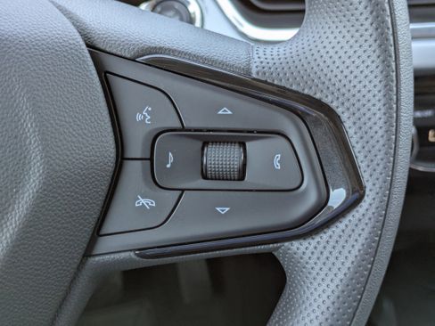 New 2026 Chevrolet Trax LT w/ Sunroof Package image 18