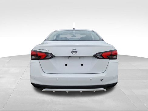 Used 2022 Nissan Versa S FWD image 8