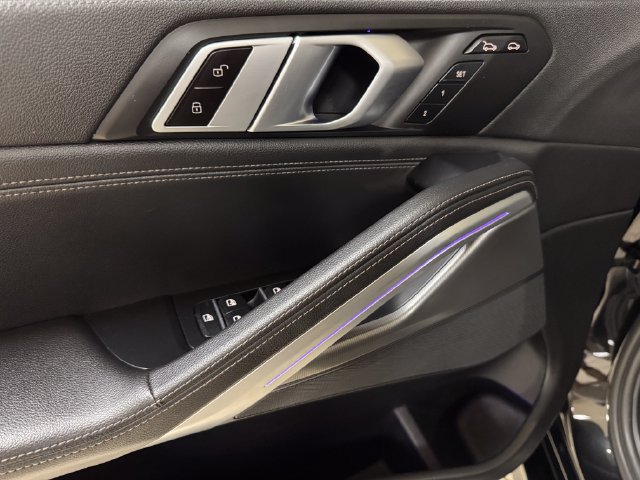 Used 2022 BMW X6 xDrive40i w/ M Sport Package AWD/4WD image 7