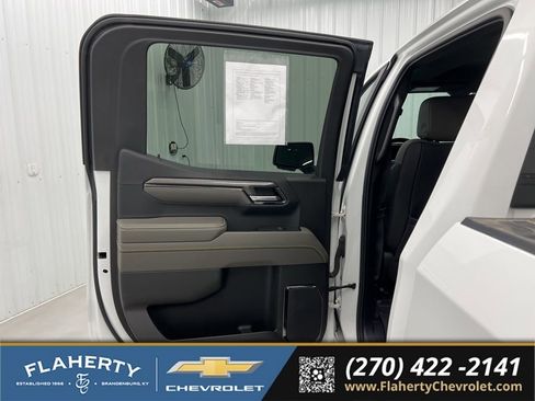 Used 2024 Chevrolet Silverado 1500 ZR2 w/ Technology Package AWD/4WD image 10