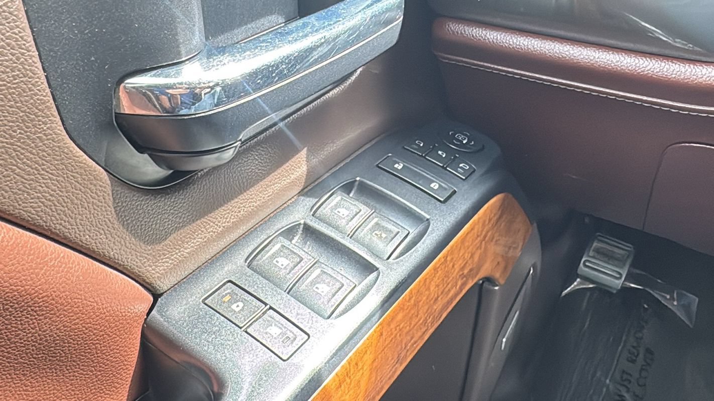 Used 2014 Chevrolet Silverado 1500 High Country w/ High Country Premium Package AWD/4WD image 24