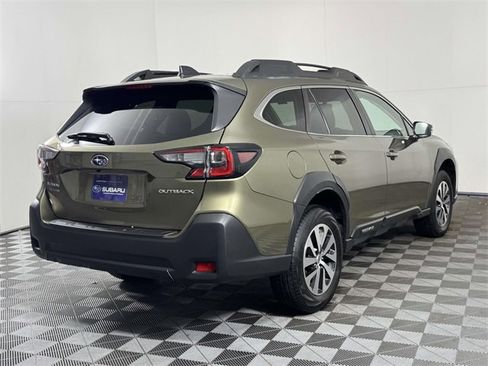Used 2025 Subaru Outback Premium image 10