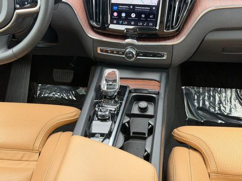 Certified 2023 Volvo XC60 T8 Ultimate w/ Climate Package AWD/4WD image 15