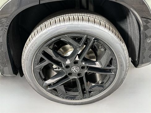 New 2026 Volkswagen Tiguan SE R-Line AWD/4WD image 7