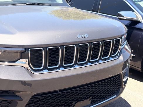 Used 2023 Jeep Grand Cherokee Laredo X RWD image 4